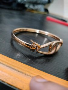 New One Piece Bangle/Kadga With Locking