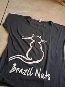 Simple Black Tshirt With A Cute Cat Printed🖤🐈‍⬛