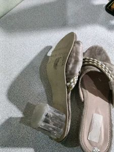 Elegant Slides with Pearl Detail