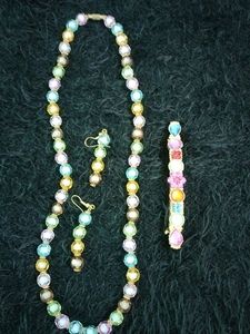 Multicolour Beats Set With Hair Pin
