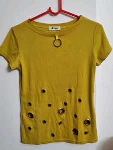 Mustard T-shirt with Rings