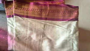 Elegant Silk Saree with Gold Details