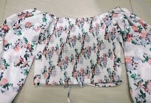 Floral White Crop Top 💮