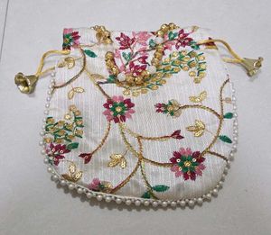 Floral Embroidered Drawstring Bag