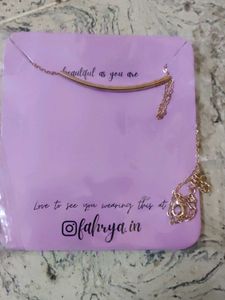Set Of 8 Beautiful Aesthetic Chains