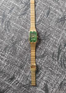 VINTAGE GOLD WATCH