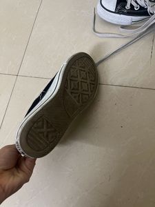 Converse Shoes Rarely Used No Flaws Great Quality