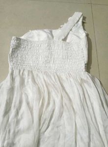 Chic White One-Shoulder Dress