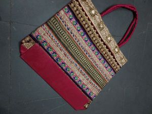 Women&#39;s Pink Embroidered Sling Bag