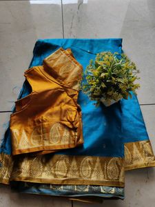 New saree with unused blouse piece