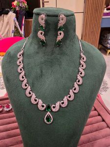 Zircon Green Stone Necklace Set