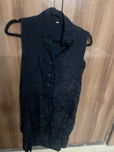 A Casual Black Straight Shift Dress
