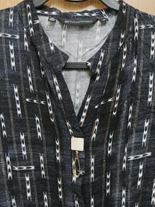 Envy Women Black Patterned Blouse - Size M