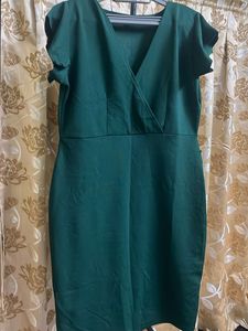 Elegant Green V-Neck Dress