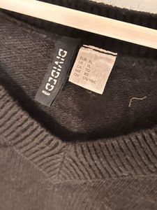 (lowest price drop!!) Black H&amp;M Sweater
