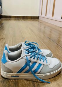 Adidas Sneakers