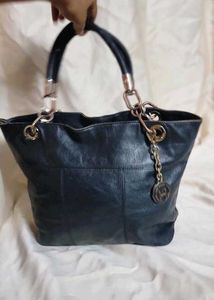 🇺🇸 Tommy Hilfiger Imported Leather Bag