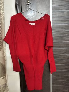 LONG RED SWEATER