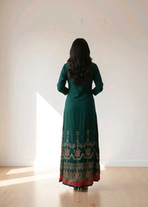 Elegant Green &amp; Red Ethnic Gown