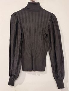 Turtleeck with puffed sleeve top