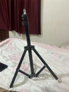 Adjustable Tripod For Mobiles And Ringlight