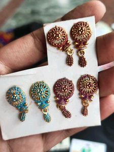 Beutiful Earings Pp 20 Rs