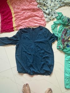 4 Assorted Women's Clothing Bundle L/XL