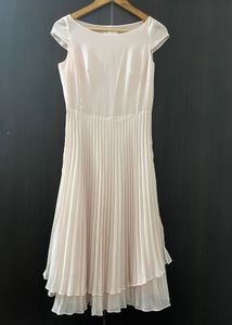 Elegant Pleated Midi Dress