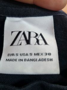 Sweatshirt....Black-White