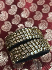 Black kundan kada