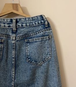 Stylish Straight Leg Jeans