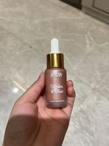 Nykaa Strobe & Glow Liquid Cream Highlighter
