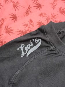 Levi&#39;s Women Grey Printed Redtab Cotton Tshirt