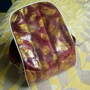 Jewellery Organiser And Ten Pouches Wit Zip