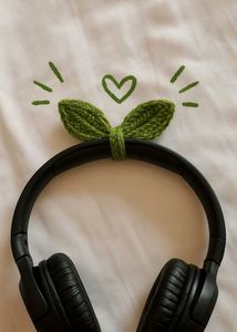 crochet sprout for headphones