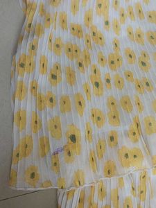 I Am Selling My Floral Frock