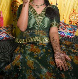 Best Mehandi Outfit