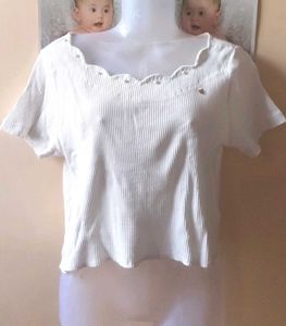 White Ribbed Scallop Neck Top