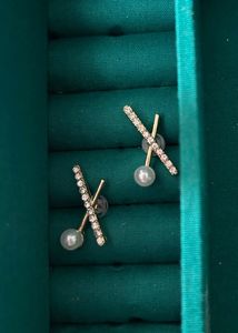 Cross Stud