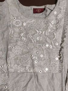 Embroidered Kurta &amp; Stretchable Leggings Set