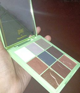Pixi+ hello kitty eyeshadow pallette