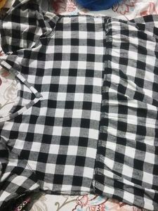 Black And White Checks Top🍸