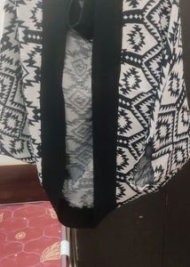 Black and White Woolen Shrug