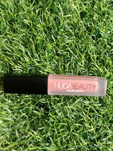 Huda Beauty Liquid Matte Lipstick