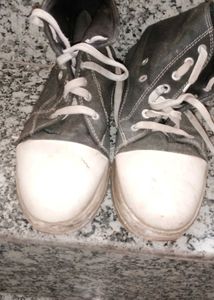 📢 Used Footwear for Sale – Size 7 (Affordable)