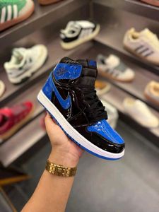 AIR JORDANS RETRO 1 PATENT