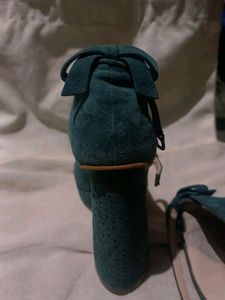 Block Heels Lose On Me