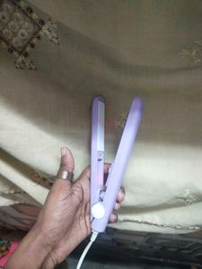Travel Friendly Mini Straightener 🥰🥰