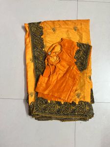 saree with stich blouse