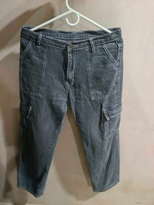 Title: Vintage Vibe Gray Cargo Jeans 😎👖